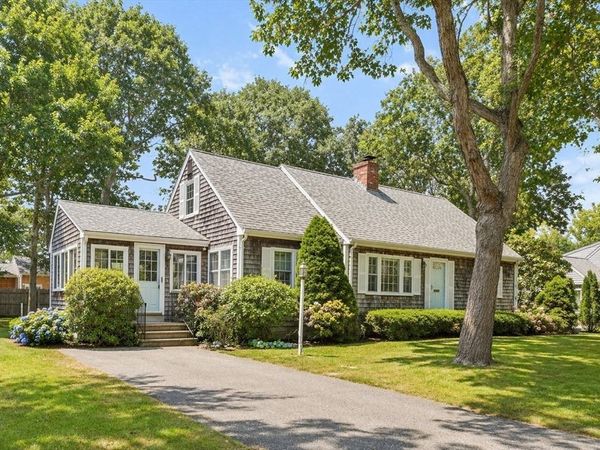 7 Cooper Rd, Falmouth, MA 02536