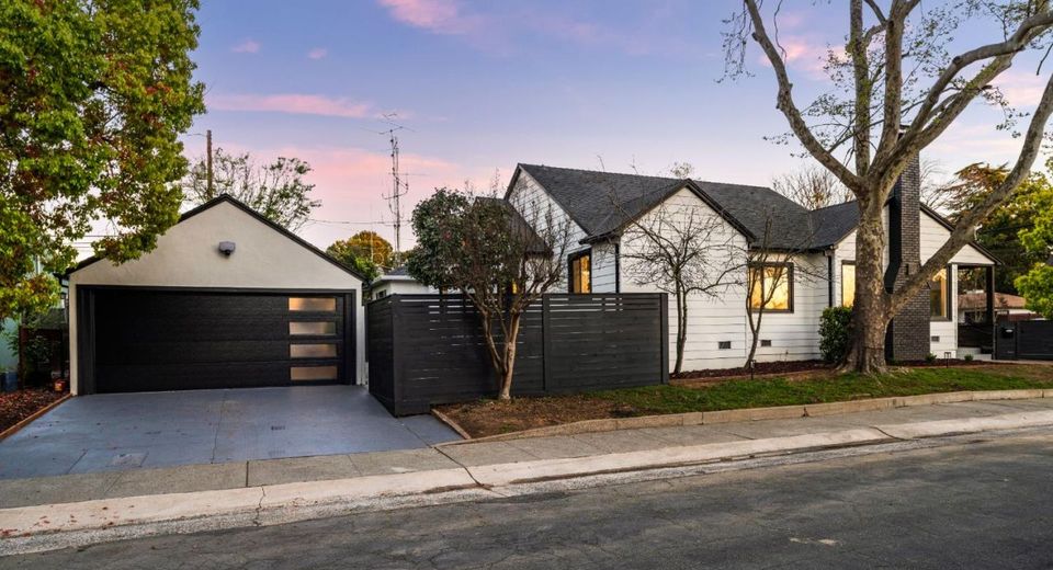 5401 J St, Sacramento, CA 95819 Photo