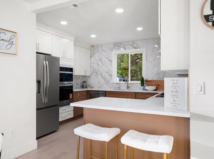 5401 J St, Sacramento, CA 95819 Photo