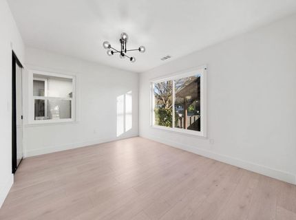 5401 J St, Sacramento, CA 95819 Photo