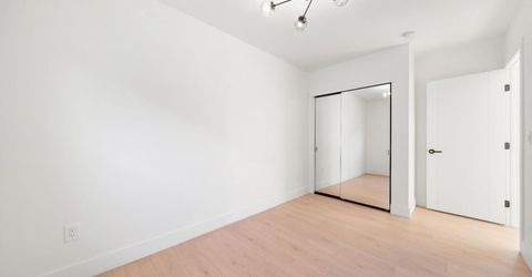 5401 J St, Sacramento, CA 95819 Photo