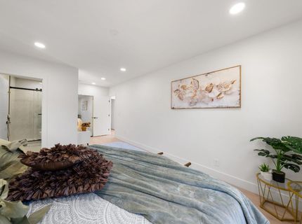 5401 J St, Sacramento, CA 95819 Photo