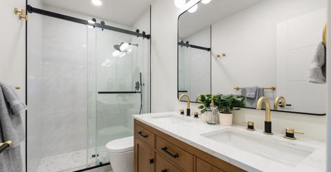 5401 J St, Sacramento, CA 95819 Photo