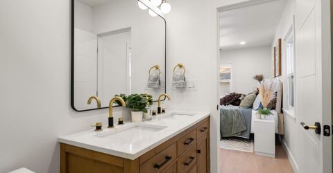 5401 J St, Sacramento, CA 95819 Photo