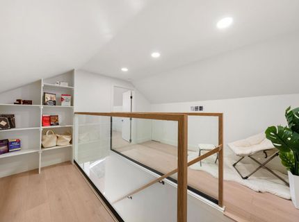 5401 J St, Sacramento, CA 95819 Photo