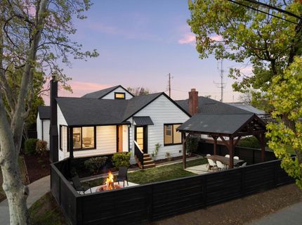 5401 J St, Sacramento, CA 95819 Photo