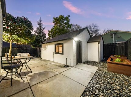 5401 J St, Sacramento, CA 95819 Photo