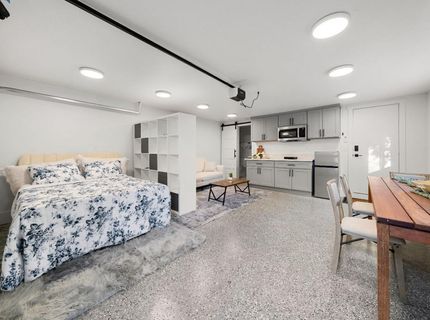 5401 J St, Sacramento, CA 95819 Photo