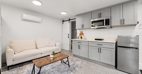 5401 J St, Sacramento, CA 95819 Photo