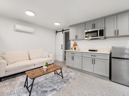 5401 J St, Sacramento, CA 95819 Photo