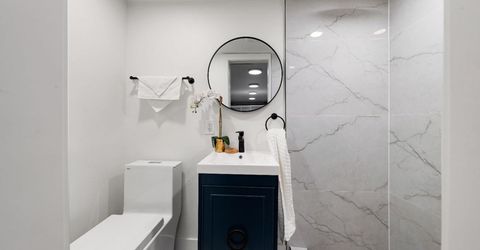 5401 J St, Sacramento, CA 95819 Photo