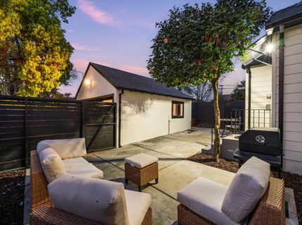 5401 J St, Sacramento, CA 95819 Photo