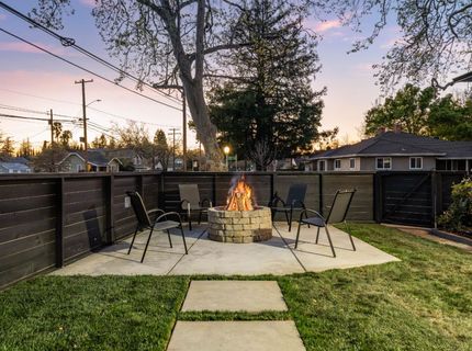 5401 J St, Sacramento, CA 95819 Photo