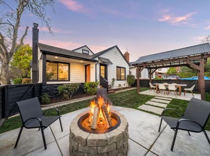 5401 J St, Sacramento, CA 95819 Photo