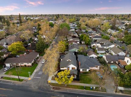 5401 J St, Sacramento, CA 95819 Photo