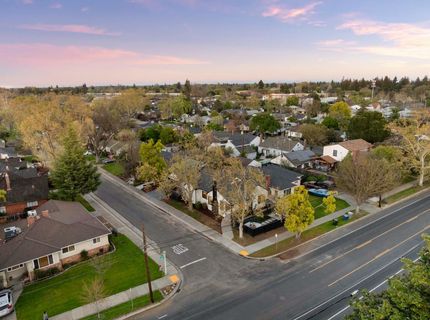 5401 J St, Sacramento, CA 95819 Photo