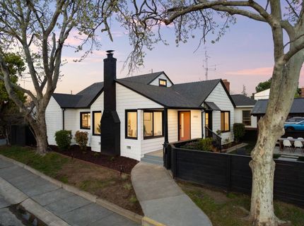 5401 J St, Sacramento, CA 95819 Photo