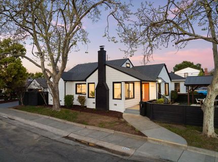 5401 J St, Sacramento, CA 95819 Photo