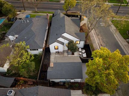 5401 J St, Sacramento, CA 95819 Photo