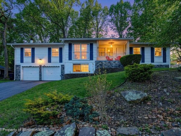 120 Woodside Drive, Clarks Summit, PA 18411