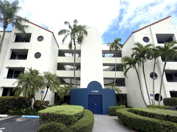 21085 NE 34th Avenue, Unit 404-1, Aventura, FL 33180