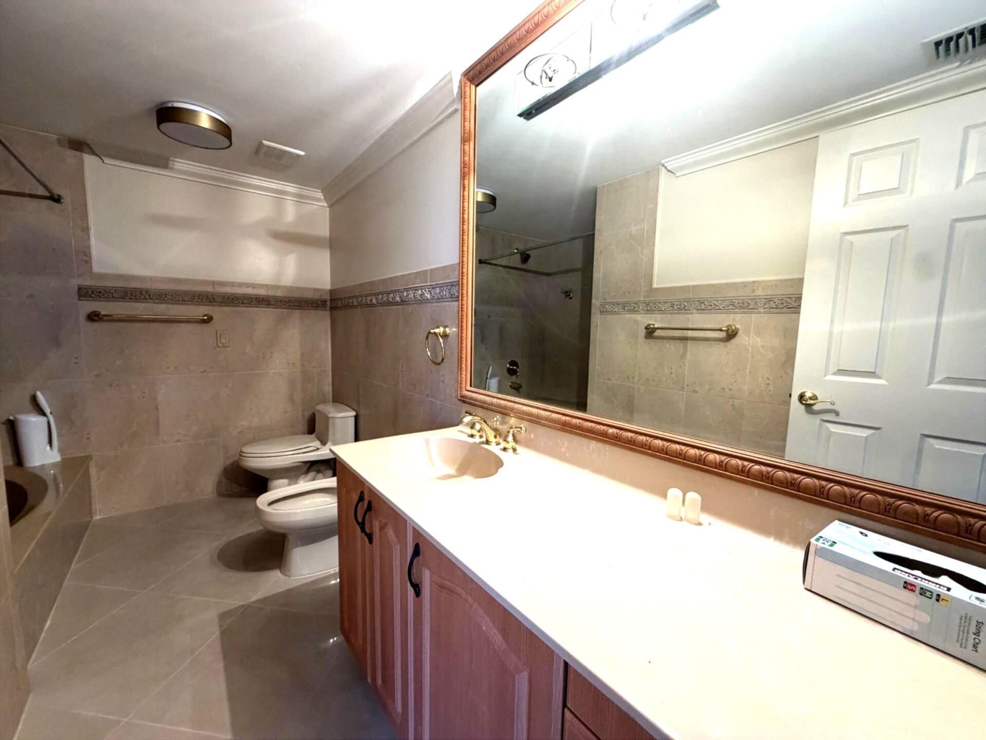 21085 NE 34th Avenue, Unit 404-1, Aventura, FL 33180 Photo