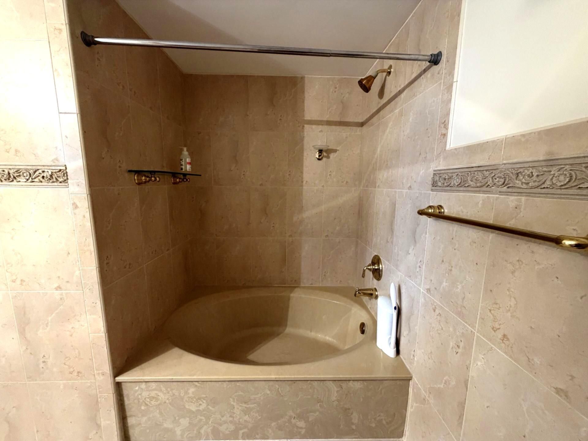 21085 NE 34th Avenue, Unit 404-1, Aventura, FL 33180 Photo