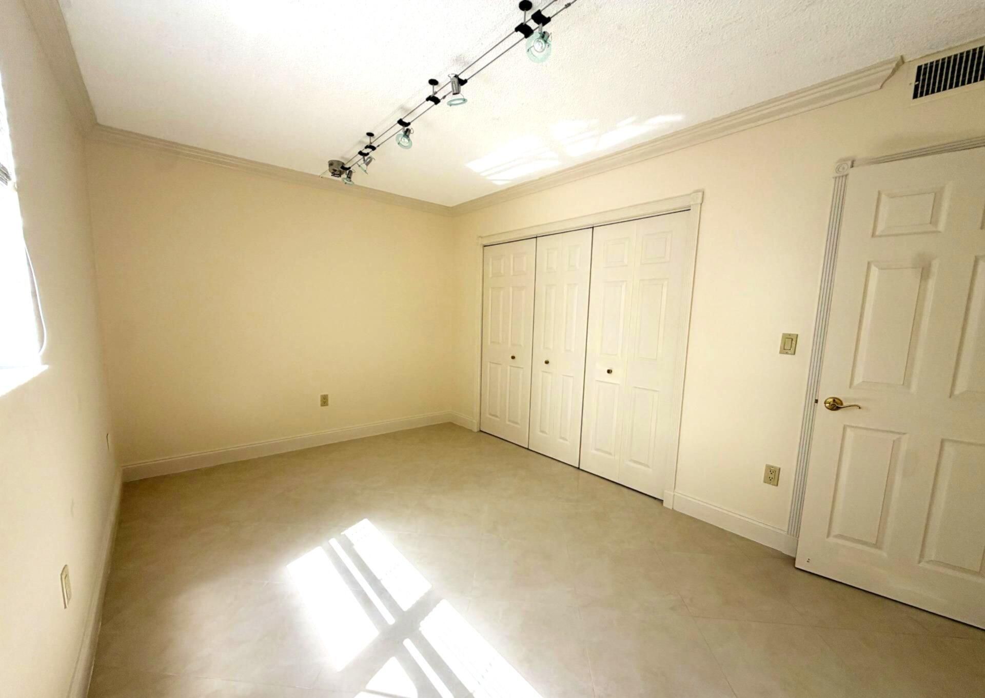 21085 NE 34th Avenue, Unit 404-1, Aventura, FL 33180 Photo