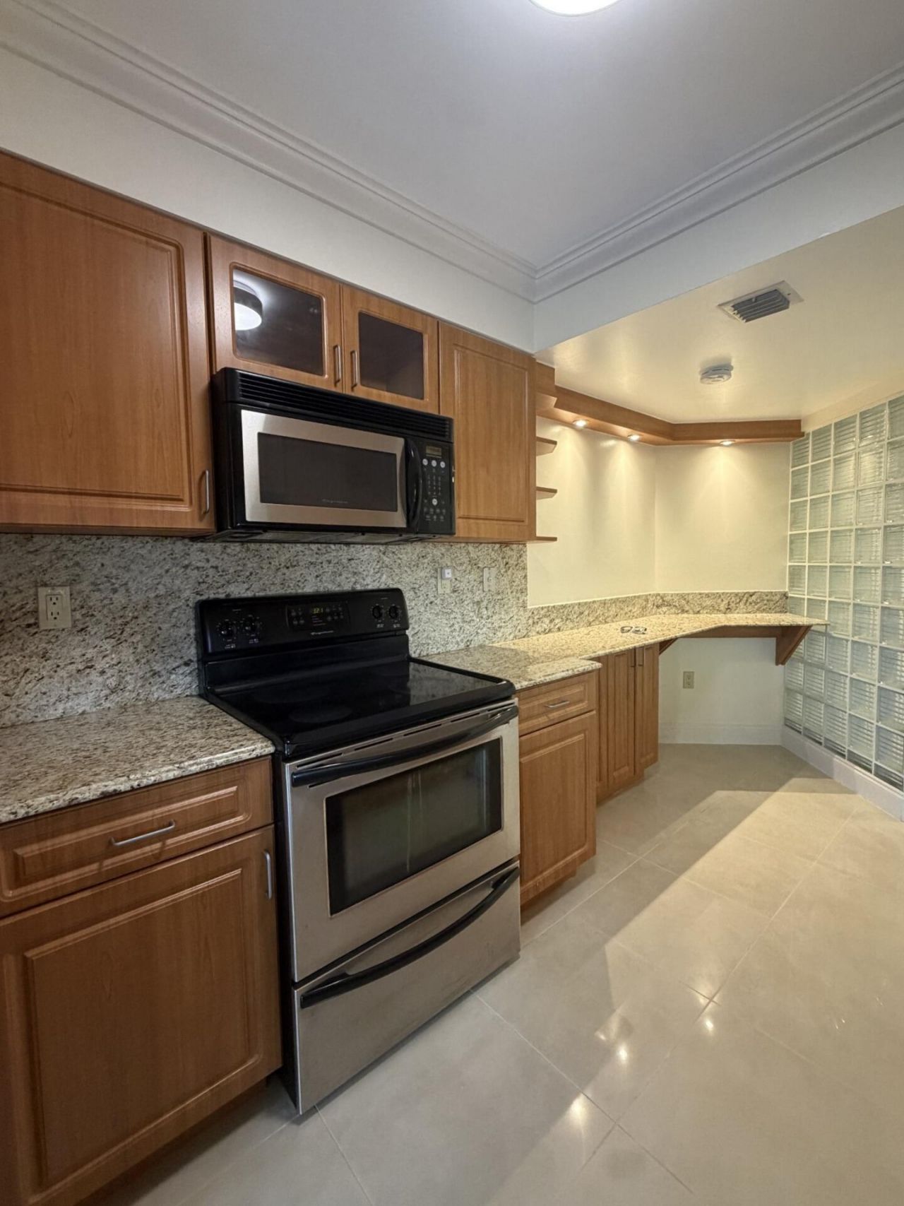 21085 NE 34th Avenue, Unit 404-1, Aventura, FL 33180 Photo