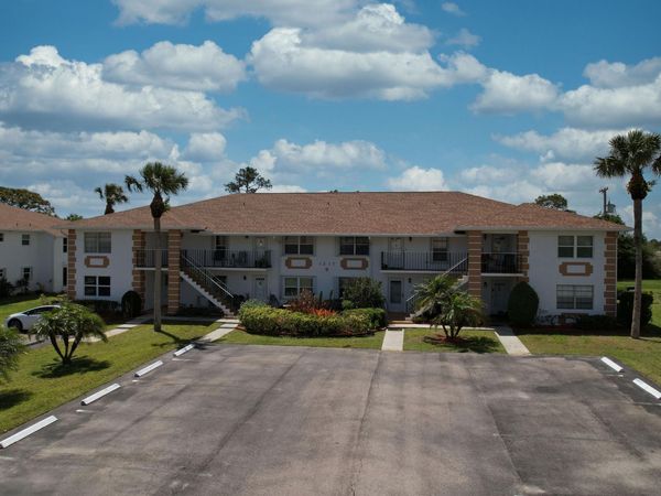 1217 S Lakes End Drive, Unit 1, Fort Pierce, FL 34982