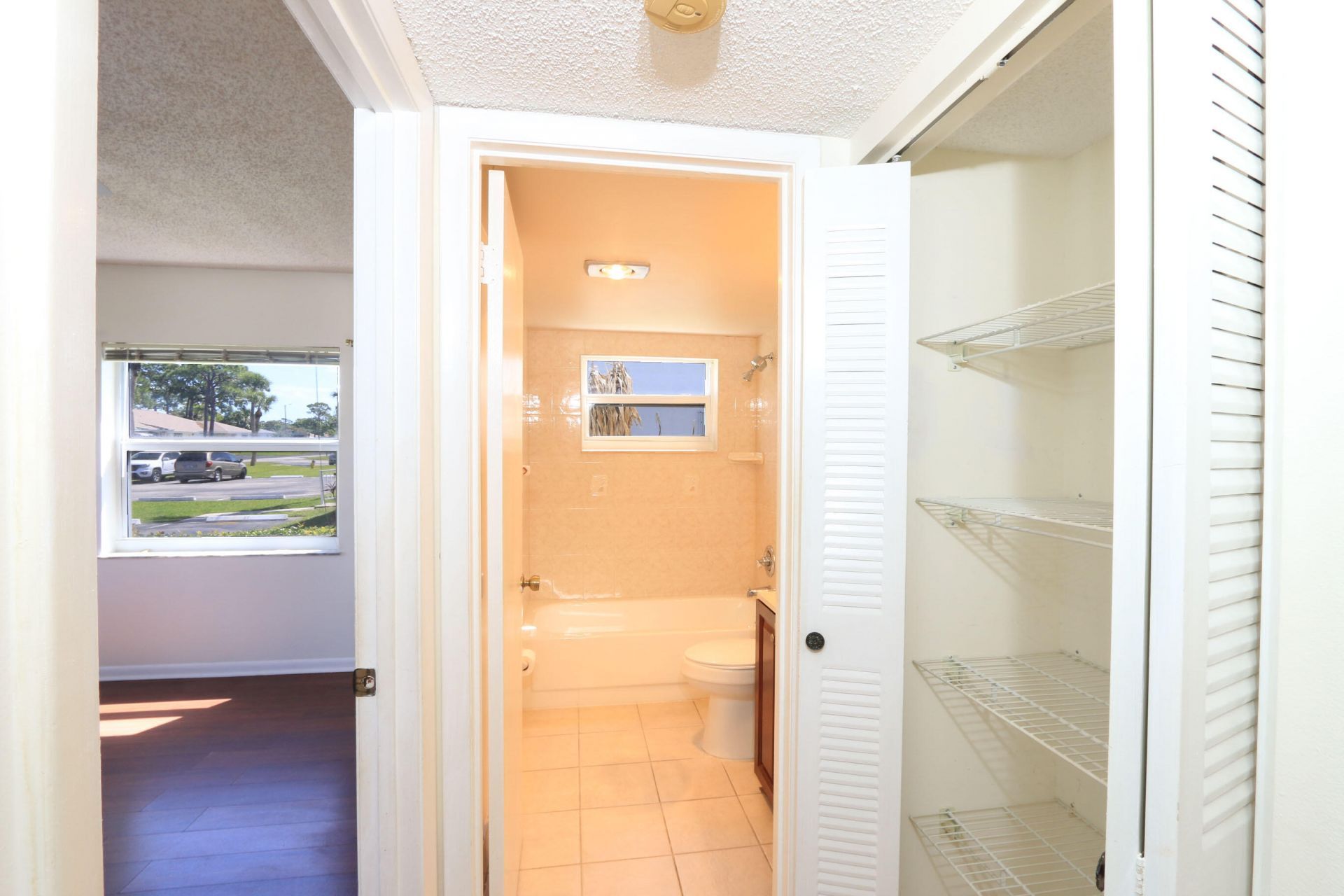 1217 S Lakes End Drive, Unit 1, Fort Pierce, FL 34982 Photo