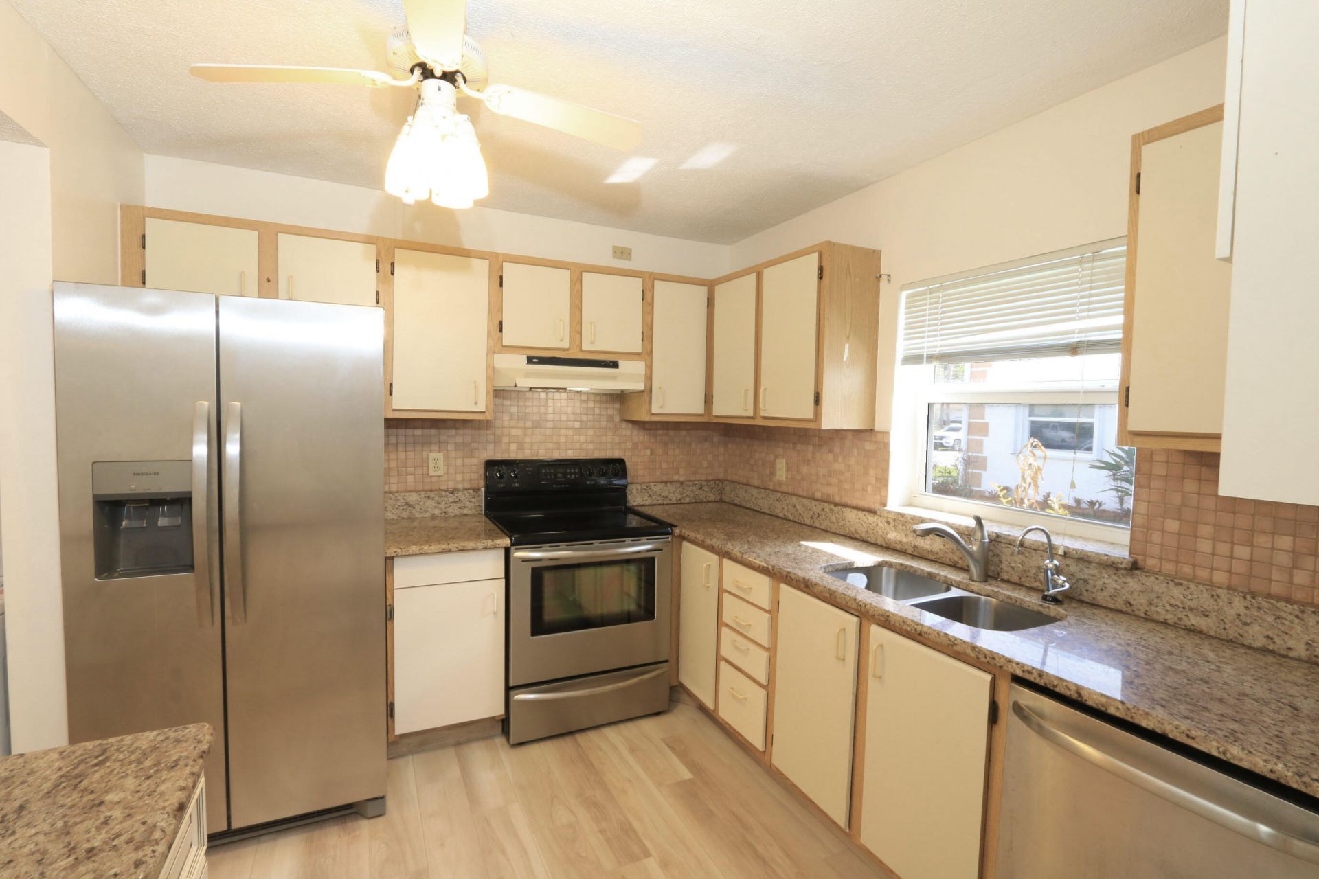 1217 S Lakes End Drive, Unit 1, Fort Pierce, FL 34982 Photo