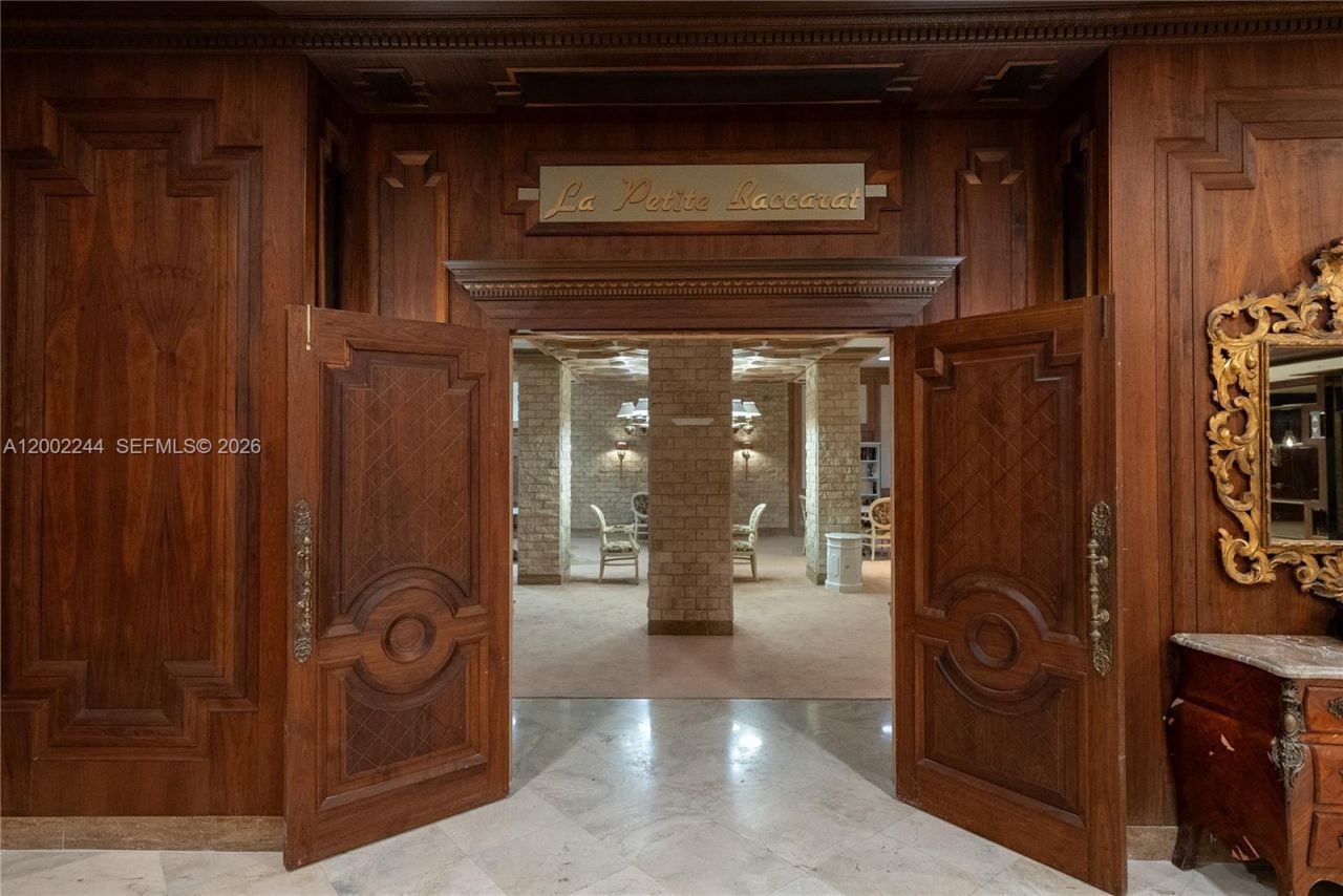 6039 Collins Ave, Unit 412, Miami Beach, FL 33140 Photo