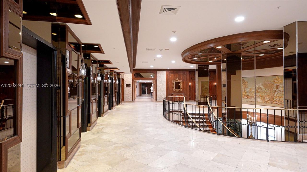 6039 Collins Ave, Unit 412, Miami Beach, FL 33140 Photo