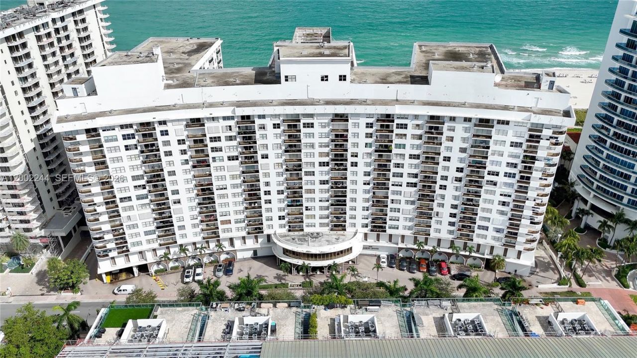 6039 Collins Ave, Unit 412, Miami Beach, FL 33140 Photo