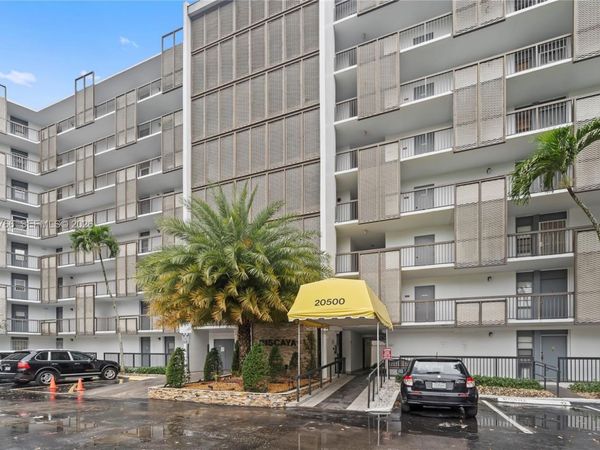 20500 W Country Club Dr , Unit 405, Aventura, FL 33180