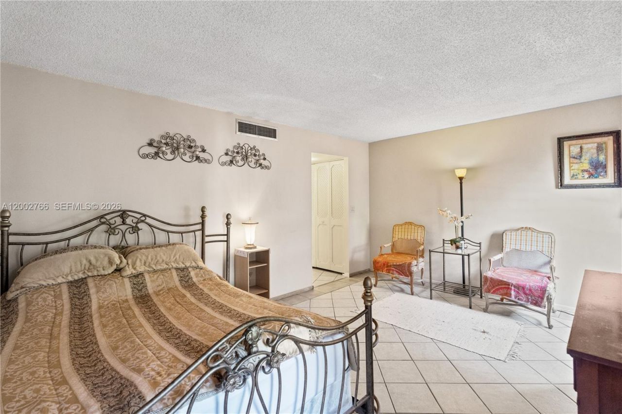 20500 W Country Club Dr, Unit 405, Aventura, FL 33180 Photo