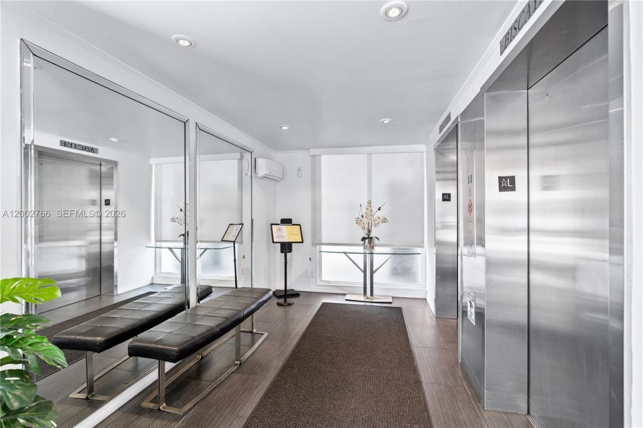 20500 W Country Club Dr, Unit 405, Aventura, FL 33180 Photo