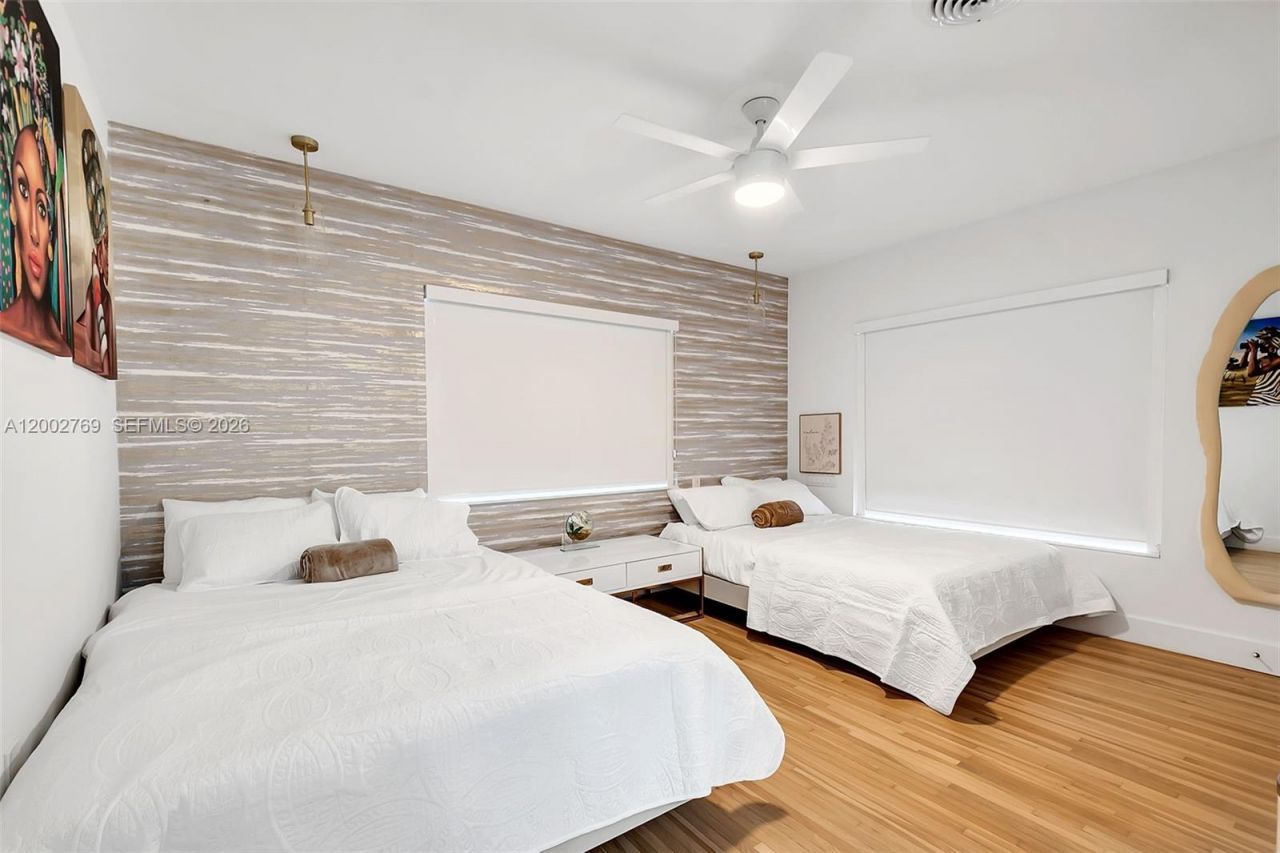 301 SW 30th Ct, Miami, FL 33135 Photo