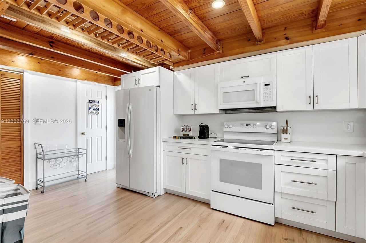 301 SW 30th Ct, Miami, FL 33135 Photo