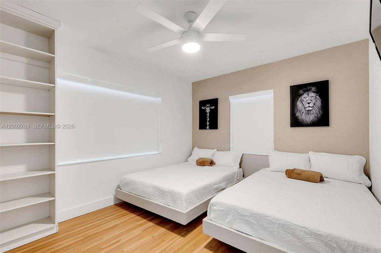 301 SW 30th Ct, Miami, FL 33135 Photo