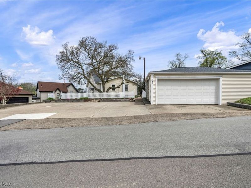 441 Dorwil Drive, Akron, OH 44319 Photo 2