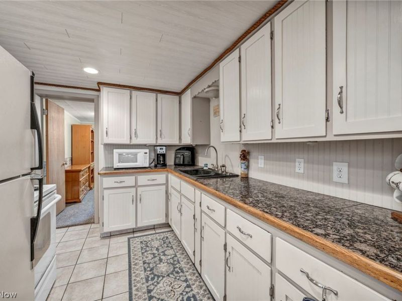 441 Dorwil Drive, Akron, OH 44319 Photo 32