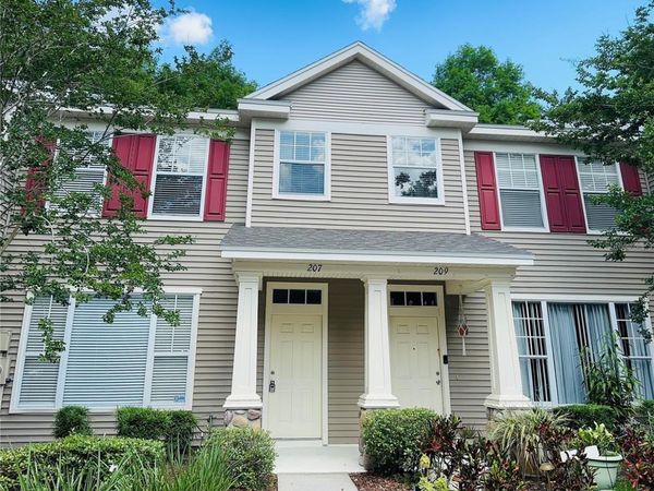 207 GOLDEN POND COURT , VALRICO, FL 33594