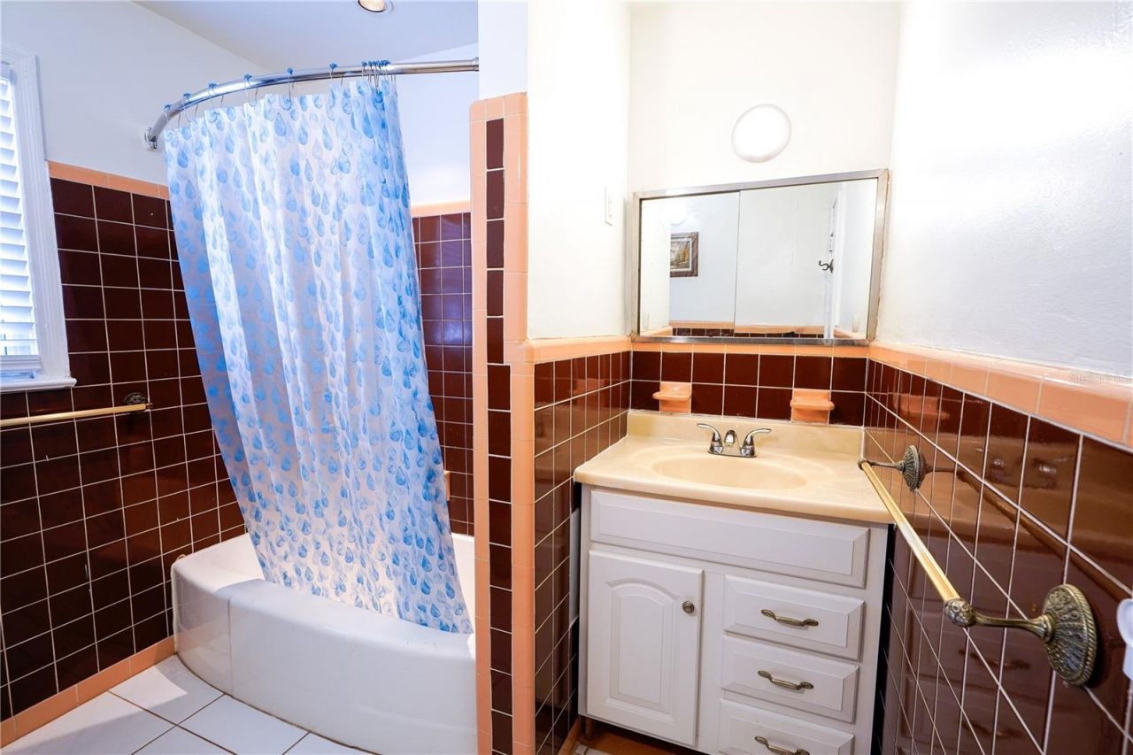 1208 N Halifax Avenue, Daytona Beach, FL 32118 Photo