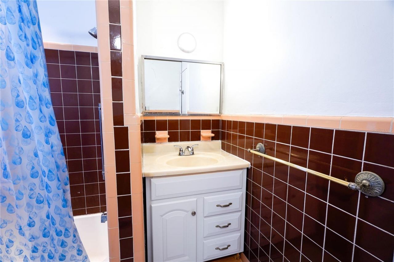 1208 N Halifax Avenue, Daytona Beach, FL 32118 Photo