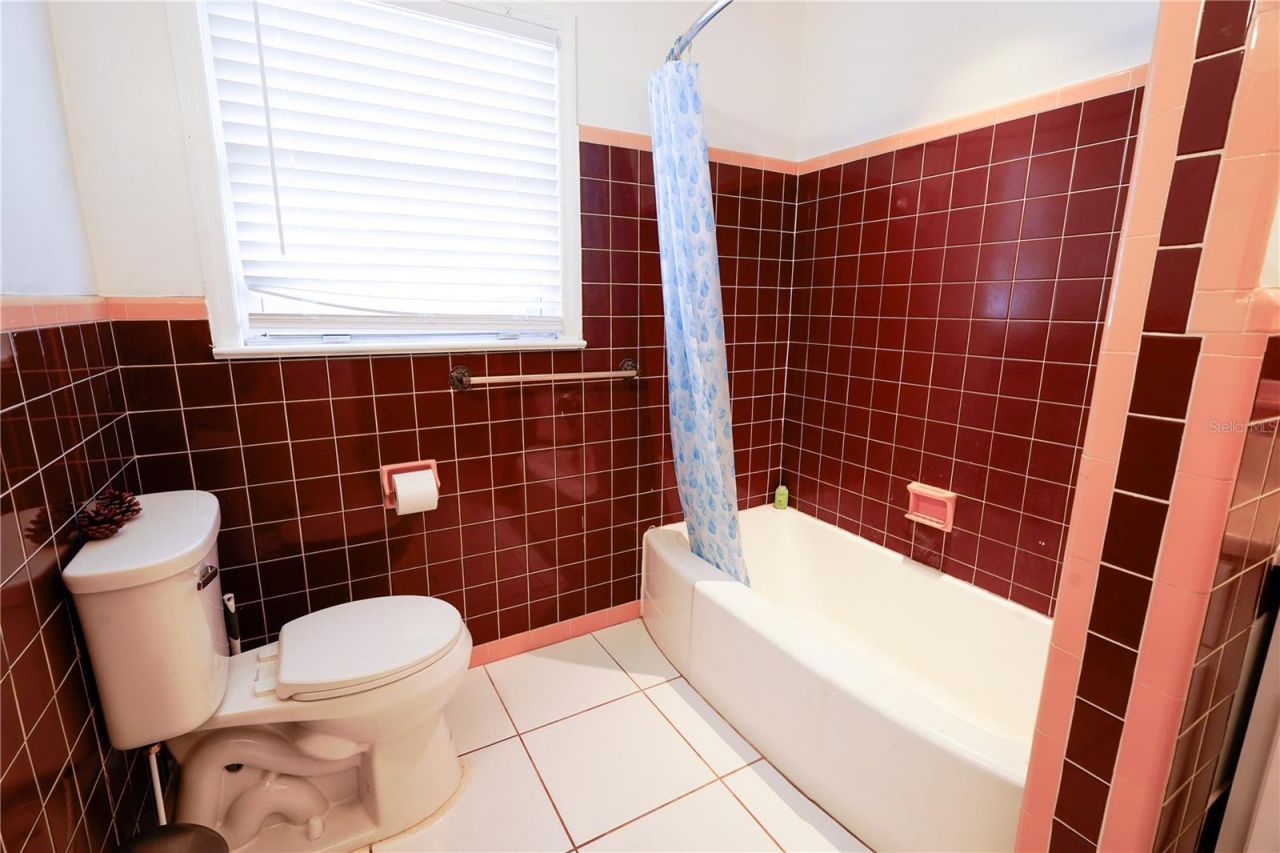 1208 N Halifax Avenue, Daytona Beach, FL 32118 Photo