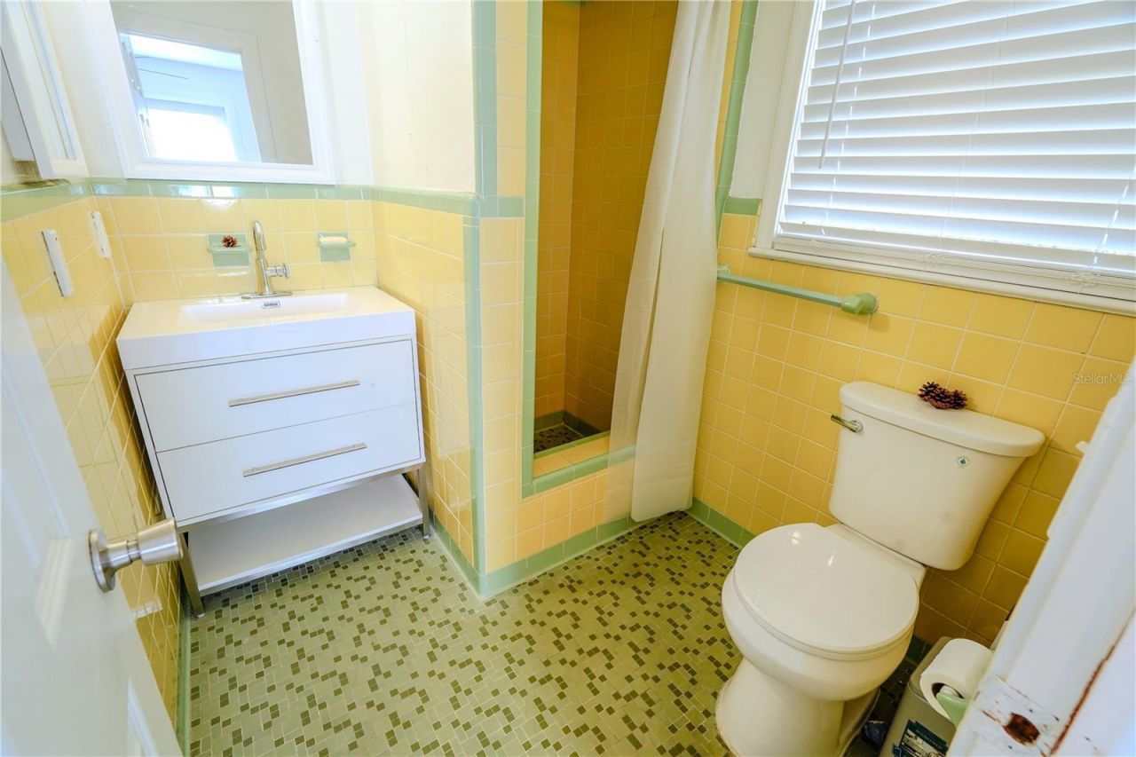 1208 N Halifax Avenue, Daytona Beach, FL 32118 Photo