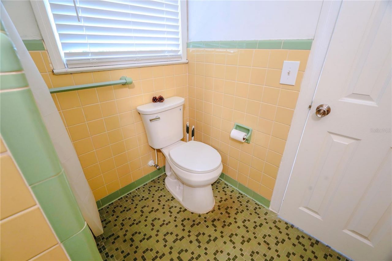 1208 N Halifax Avenue, Daytona Beach, FL 32118 Photo