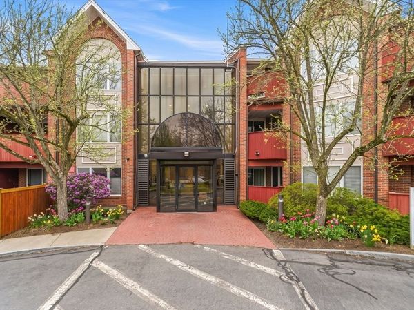 100 Rosemary Way, Unit 206, Needham, MA 02494